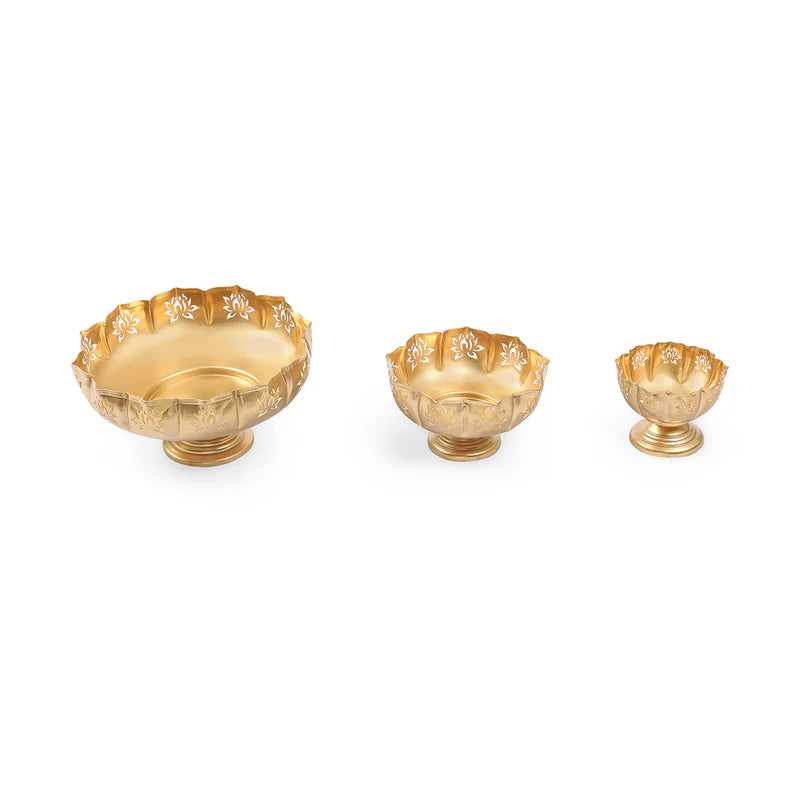 Kamal Cutted Bowl with Base – Set of 3