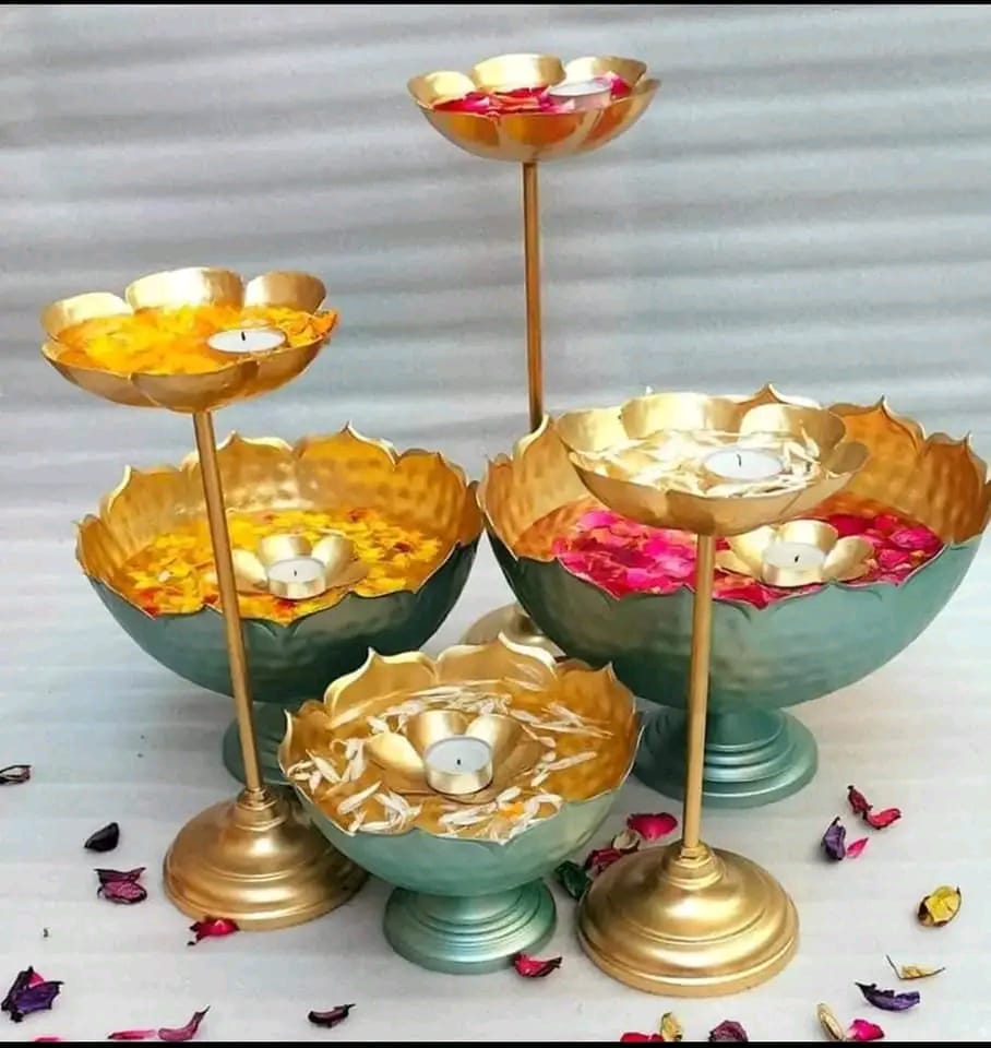 Taj Bowl + Standing Urli + Plate – Set of 9