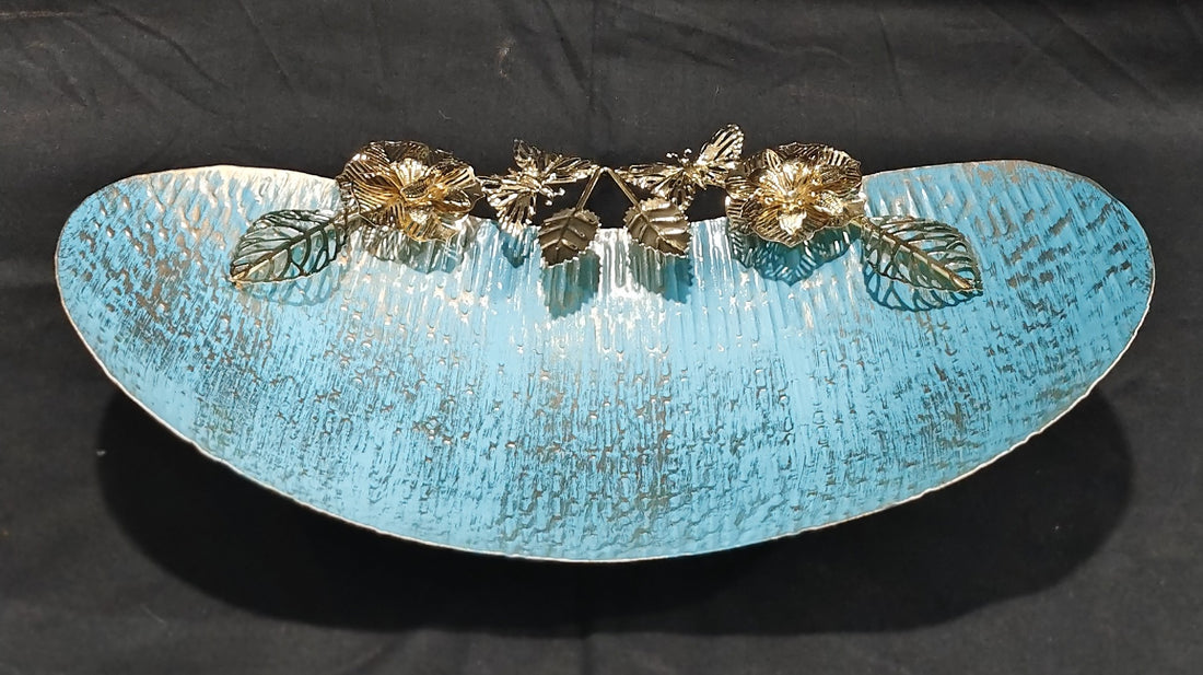 BOAT BASKET WITH GOLDEN BROOCH - TURQUISE FINISH