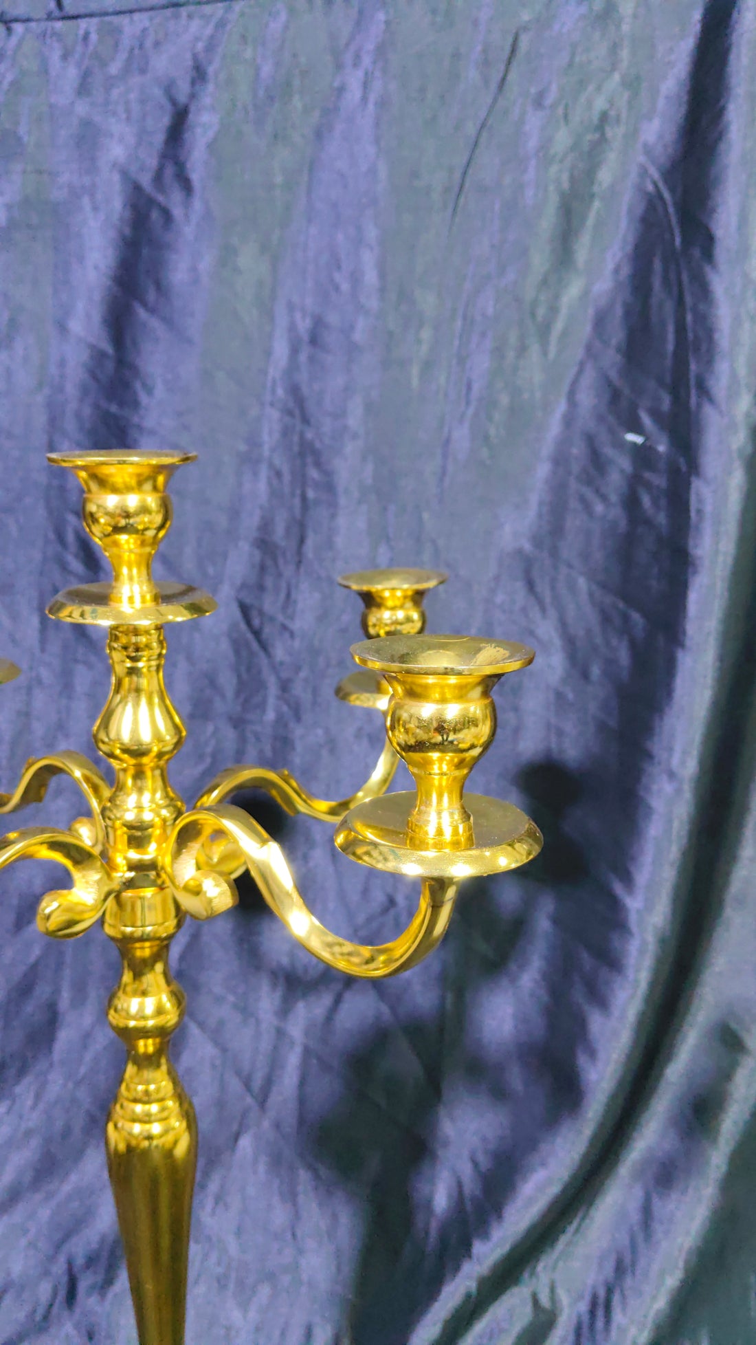 ALUMINIUM CANDLE STAND 5 LITE  GOLD