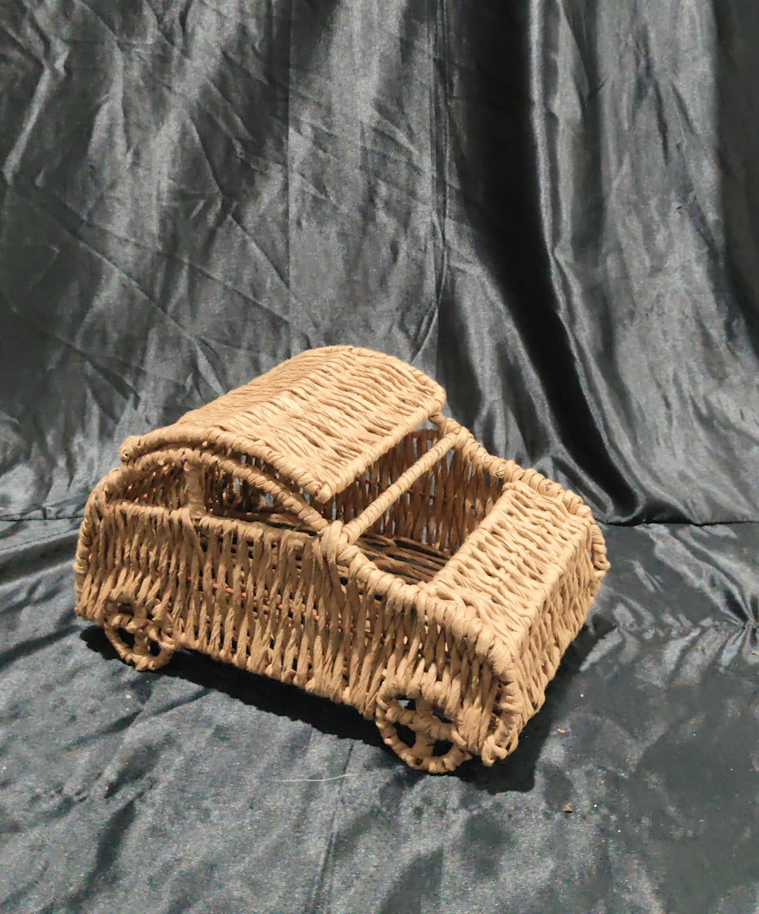 METAL CAR SHAPE HANDWEAVED HAMPER 12"X7"X7"- 3 COLOUR OPTIONS
