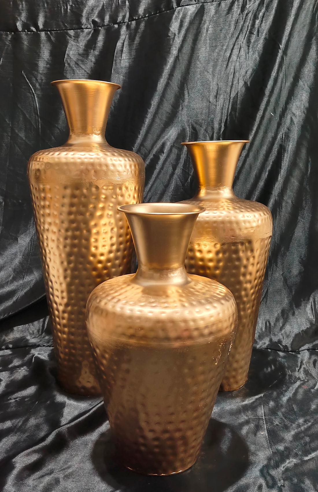 METAL HAMMERED VASE GOLD 3 SIZE OPTION