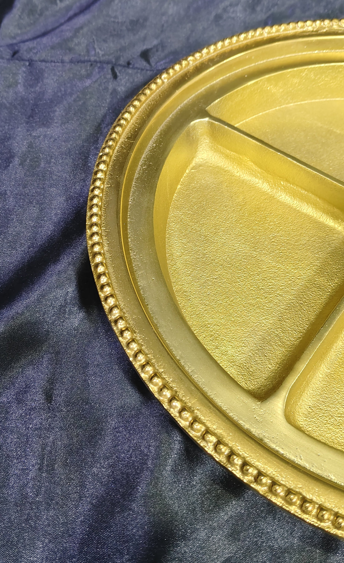 PREMIUM ROUND DRYFRUIT PLATTAR WITH 4 SECTIONS - 13"X13" GOLD PLATED