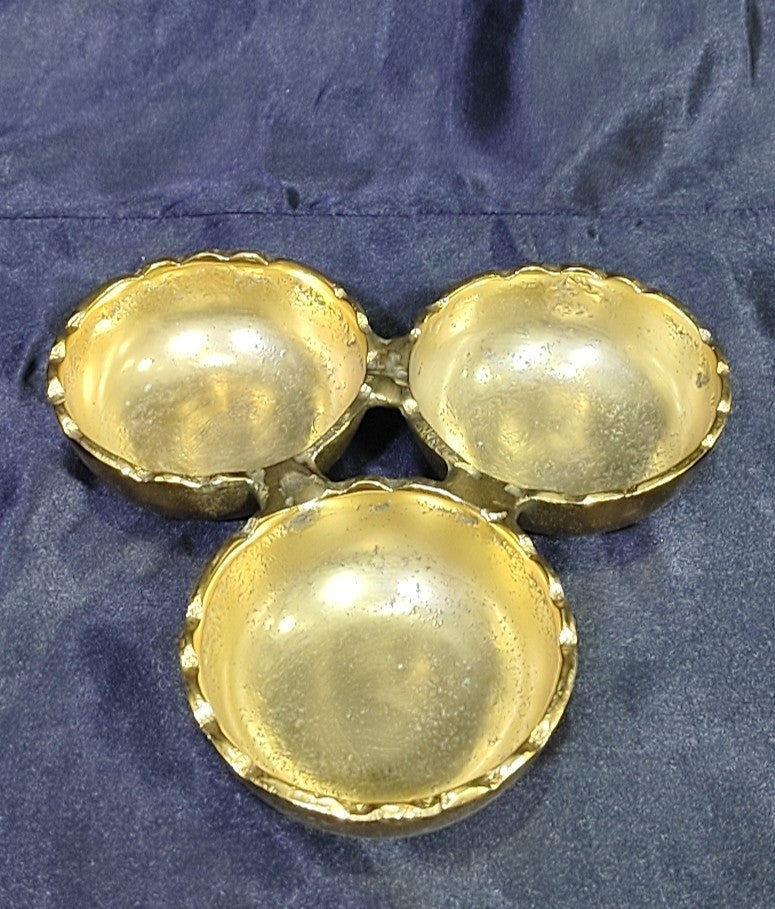 METAL UNIQUE DRYFRUIT PLATTAR 3 SECTIONS - 7.5"X7.5"