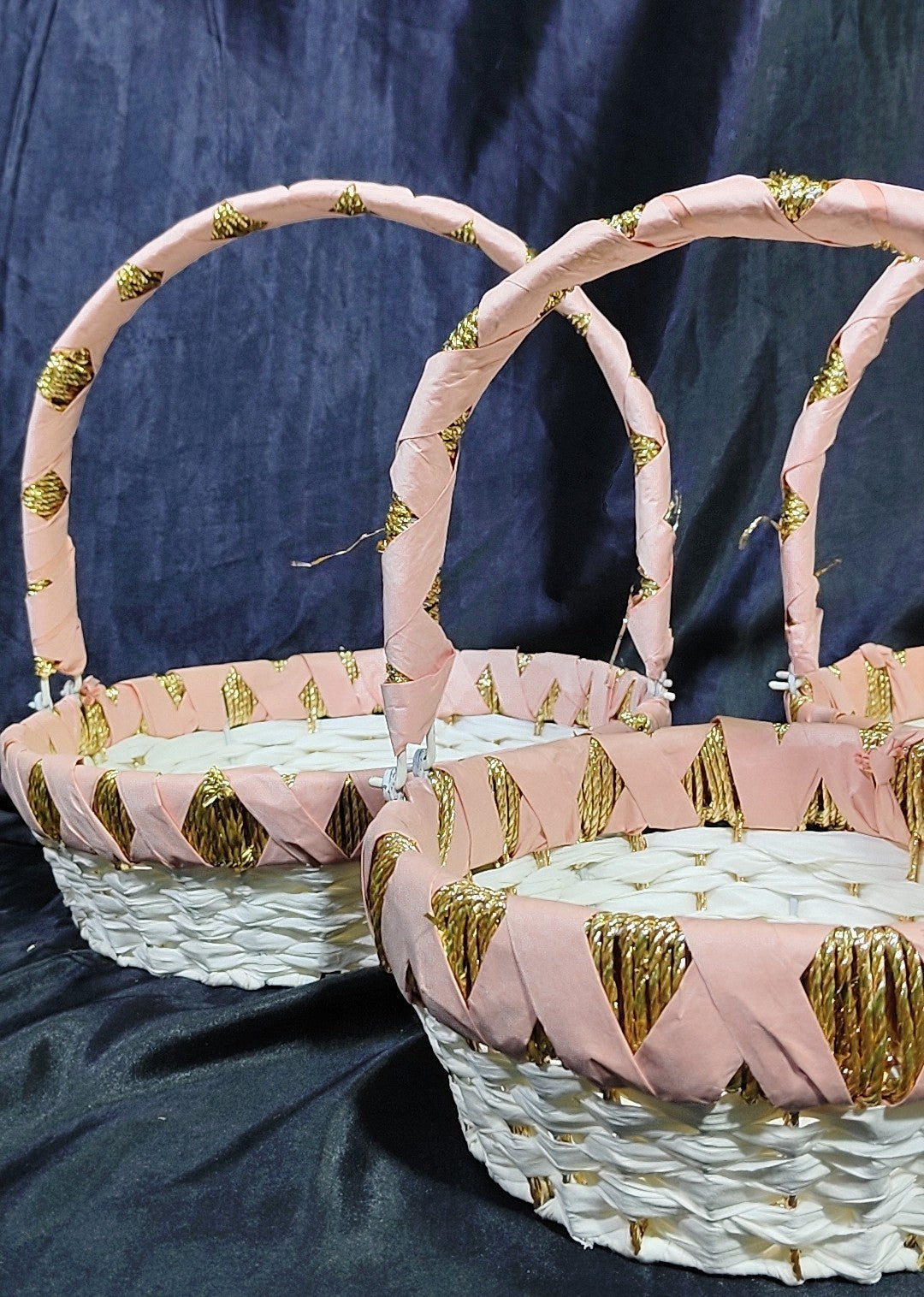 METAL HANDWOOVEN RAFFIYA BASKET