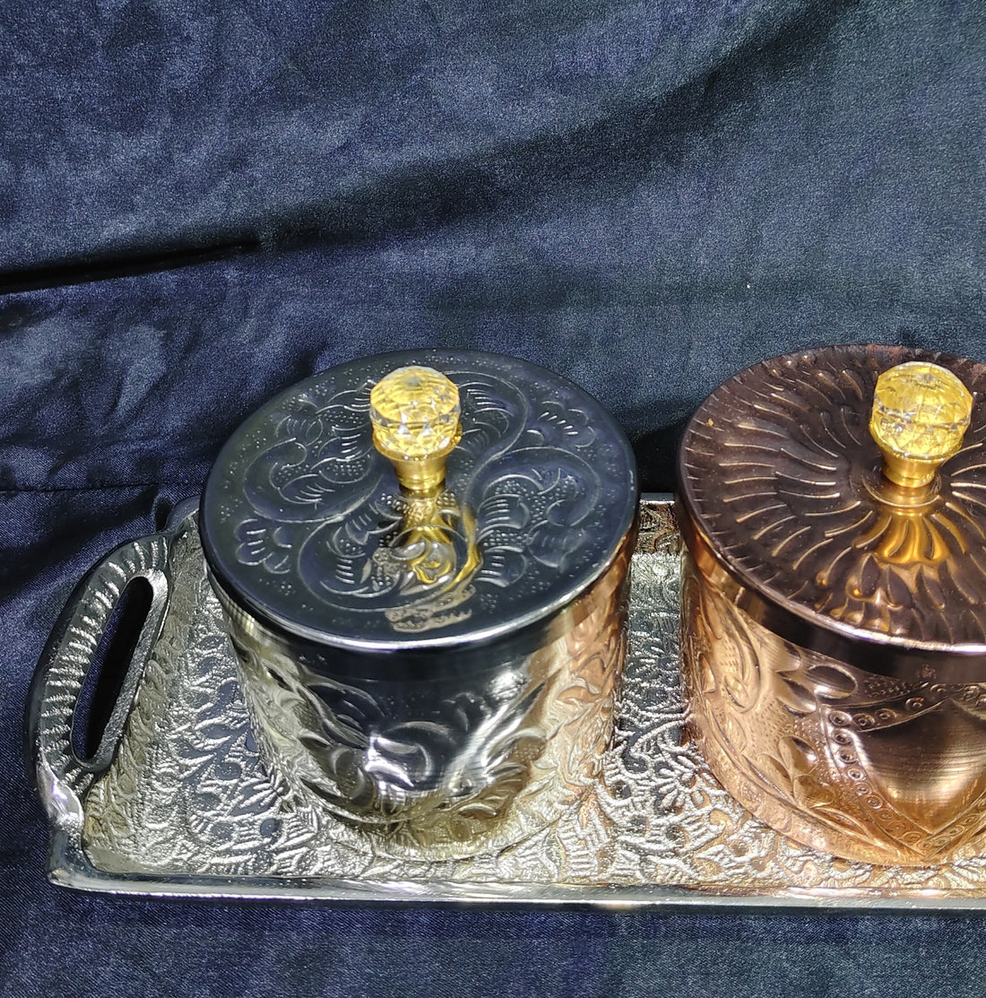 METAL ALUMINIUM EMBOSSED TREY WITH 3 EMBOSSED JARS