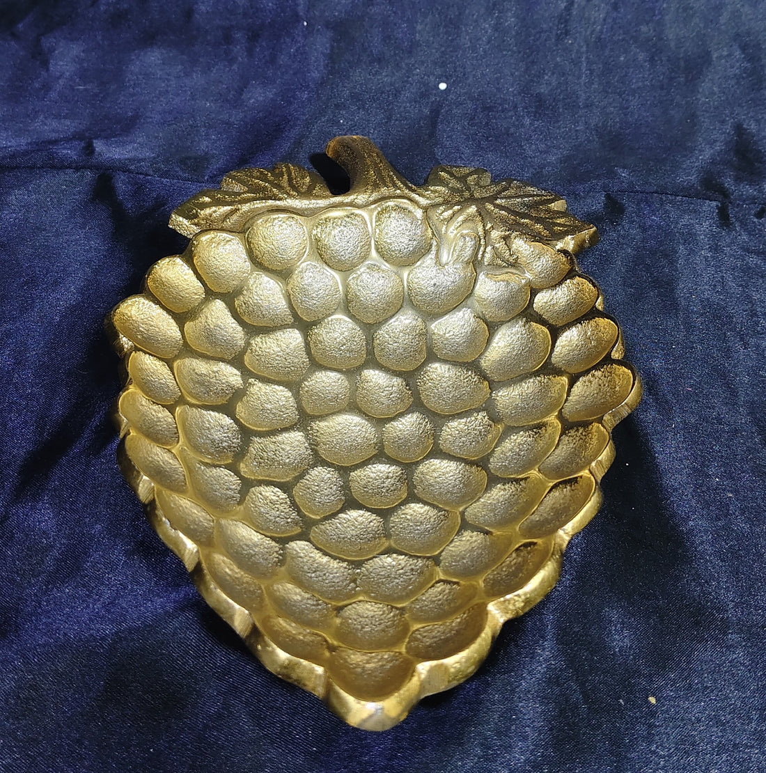 METAL GRAPES BOWL