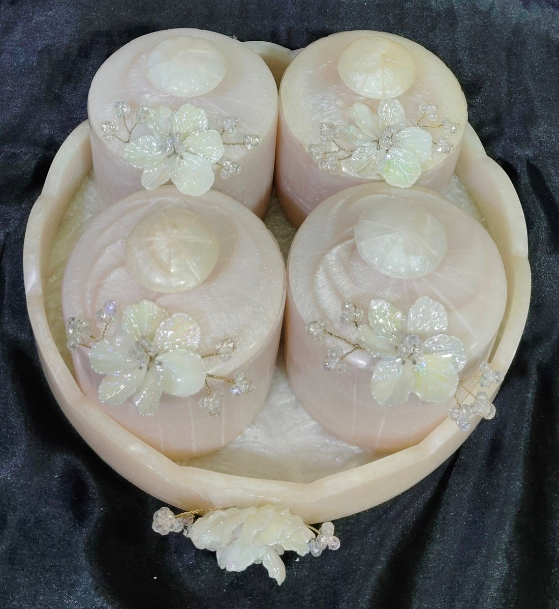 SKD LUXURY ROUND TREY RASIN WITH 4 JAR--10X10X2 TREY 3.5X4 JAR