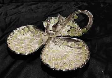 SKD LUXURY IMPORTED QUALITY DRYFRUIT PLATTAR 3 SECTIONS GREEN COLOUR -- 9"X9"X4.5"