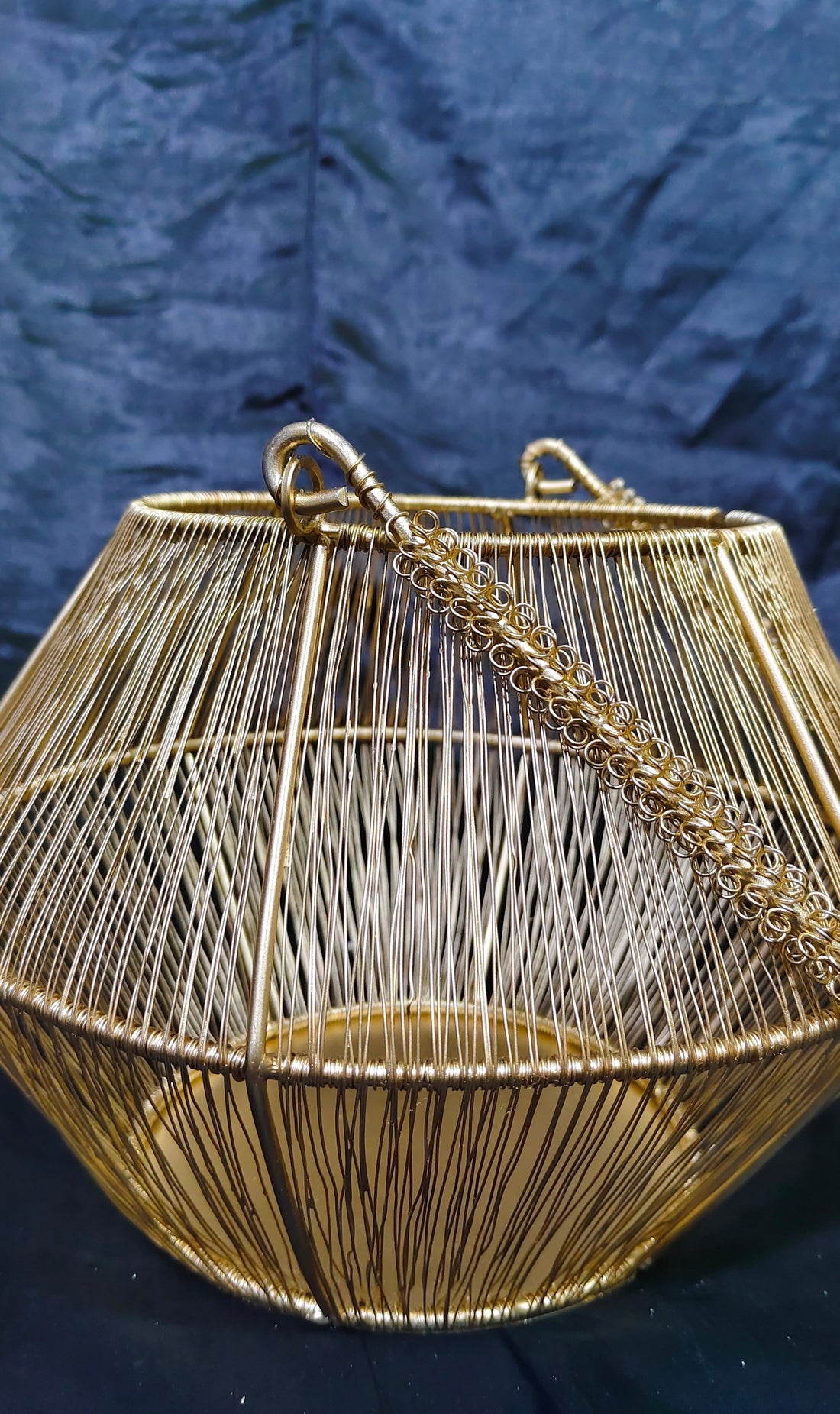 METAL NEW HANDWEAVED BAKET WITH UNIQUE DESIGN - 10"X10"X8"