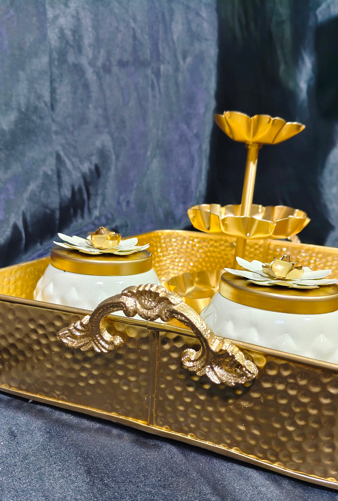 METAL WHITE + GOLD BIG PLATTER HAMMERED TRAY / TLIGHT / JAR