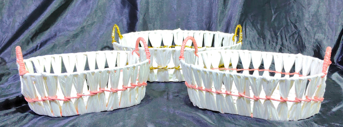 METAL OVAL WHITE / PINK / GOLDEN RAFIYA BASKET