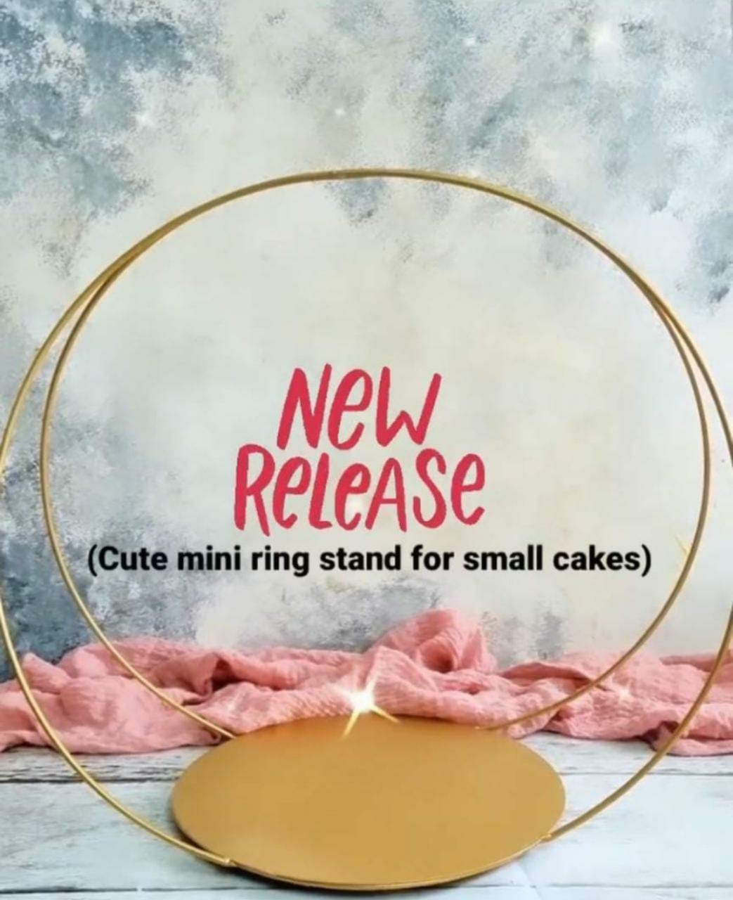Double Hoop Cake Stand with 8" Plate